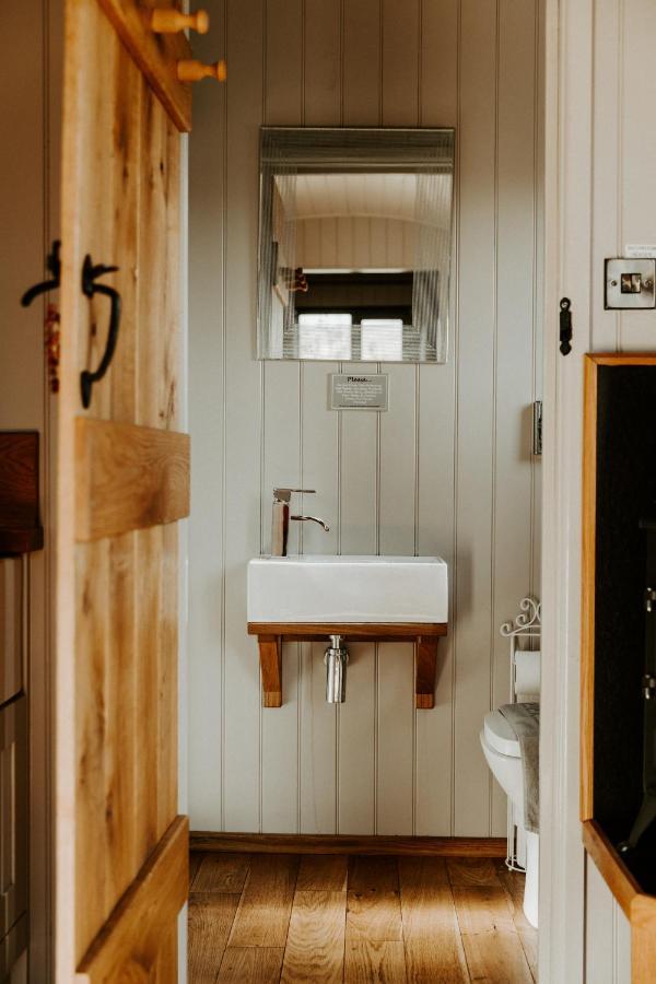 Blidworth The Little John Petite Cosy Log Cabin - Sleeps 2, Great For Romantic Breaks, Couples, Single Guests, Near Sherwood Forest At Fairview Farm, Nottingham Set In 88 Acres מראה חיצוני תמונה