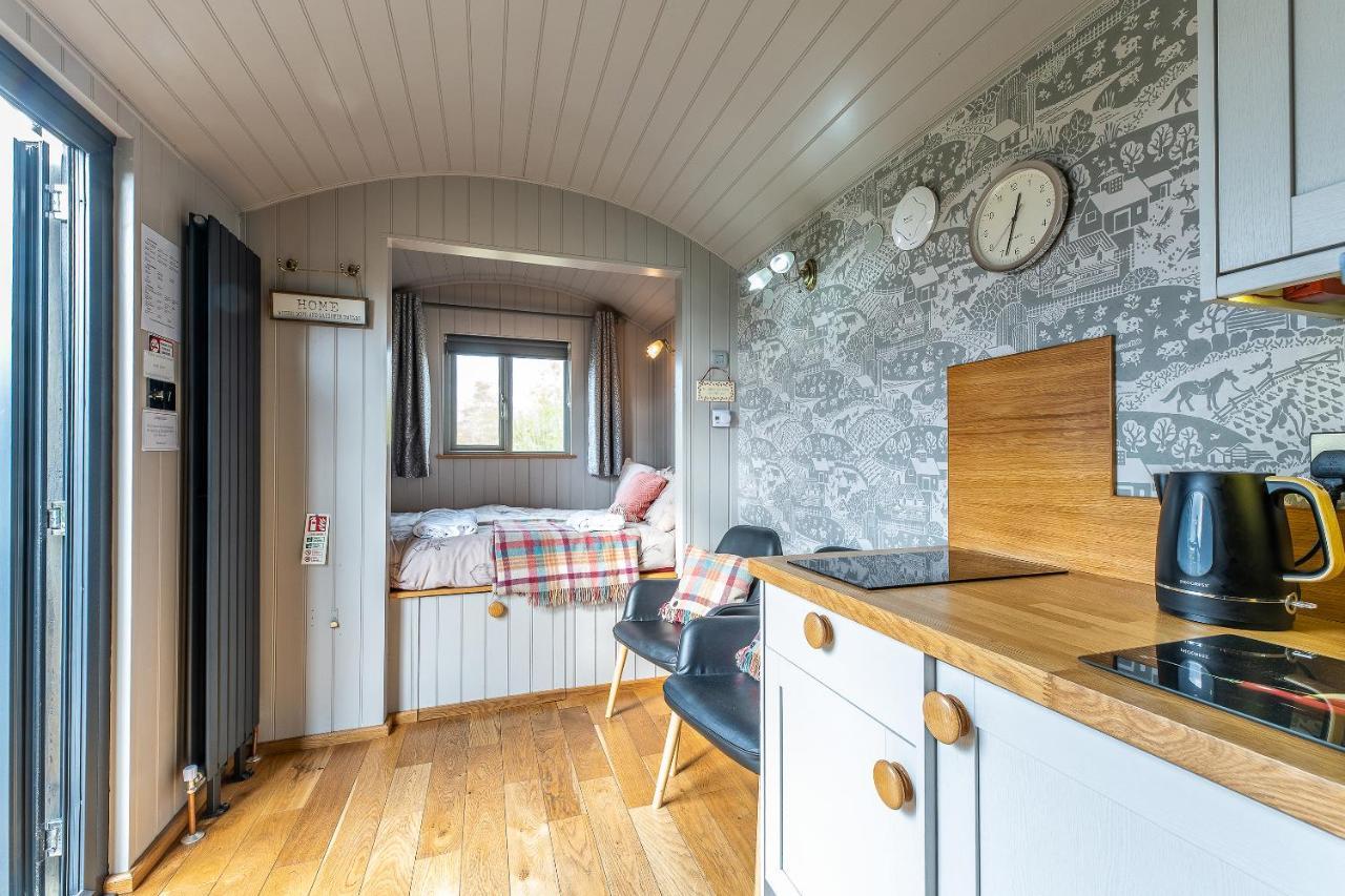 Blidworth The Little John Petite Cosy Log Cabin - Sleeps 2, Great For Romantic Breaks, Couples, Single Guests, Near Sherwood Forest At Fairview Farm, Nottingham Set In 88 Acres מראה חיצוני תמונה